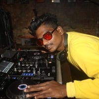 Mujhe Peene Do - Darshan Raval Remix by DJ Akshay by akshay