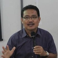2017-01-16 Topik Idola - Prof. Dr. Hibnu Nugroho by Radio Idola Semarang