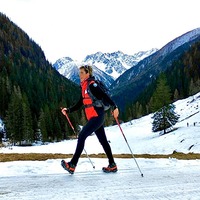 Nordic Walking, bastoncini on the road - Alessandra Cazzola - 29 - NW lungo le ferrovie abbandonate (Con Ornella D'Alessio) by Radio Francigena - La voce dei cammini
