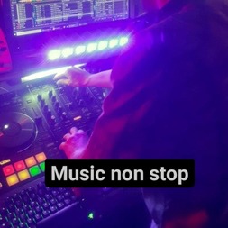 Listen to Dub Techno music and sounds