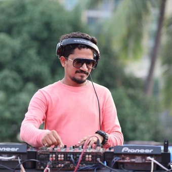 DJ Umesh Sanas